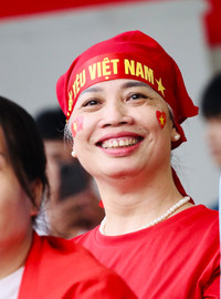 Sắc màu Tổ quốc nhuộm thắm bước quân hành