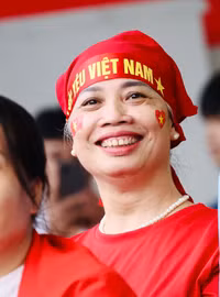 Sắc màu Tổ quốc nhuộm thắm bước quân hành