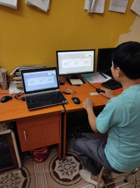 Niềm vui của những công dân đầu tiên ở Hà Nội nhận biển số xe đăng ký tại Công an cấp xã