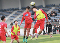 [ẢNH] Loạt trận 13h30 ngày 17-1-2021