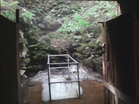 Kỳ lạ hang động duy nhất trên thế giới đóng băng mùa hè, tan chảy mùa đông