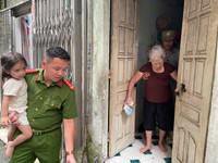 Tập trung lực lượng hỗ trợ bà con Chương Dương 