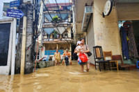 Tập trung lực lượng hỗ trợ bà con Chương Dương 