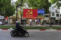 Rực rỡ cờ hoa chào mừng Đại hội lần thứ XVII Đảng bộ TP Hà Nội