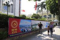 Rực rỡ cờ hoa chào mừng Đại hội lần thứ XVII Đảng bộ TP Hà Nội