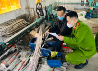 Công an Hà Nội giúp người dân đăng ký định danh điện tử