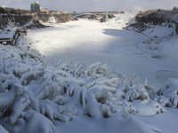 Vẻ đẹp mùa đông ở thác nước Niagara được ví như xứ sở thần tiên