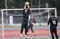 Cầu thủ 1m93 gây chú ý tại giải bóng đá học sinh