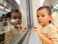 Cả ngàn người xếp hàng chờ trải nghiệm metro Nhổn - Ga Hà Nội trong tiết trời oi nóng đỉnh điểm