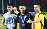 Văn Quyến đứng ngồi không yên trong chiến thắng nghẹt thở của U17 SLNA