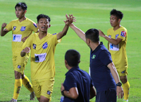 Văn Quyến đứng ngồi không yên trong chiến thắng nghẹt thở của U17 SLNA