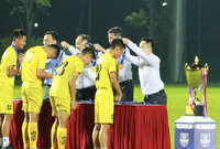 U17 SLNA phấn khích với chức vô địch sau 8 năm chờ đợi