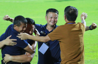 Văn Quyến đứng ngồi không yên trong chiến thắng nghẹt thở của U17 SLNA