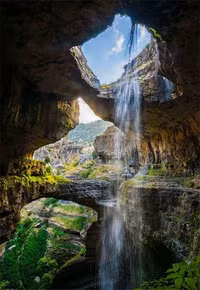 Những thác nước kỳ lạ trái với quy luật tự nhiên trên thế giới