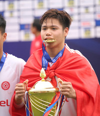 Cầu thủ Viettel phấn khích ăn mừng chức vô địch U17 quốc gia