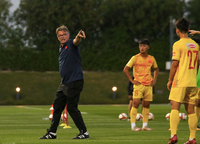 HLV Troussier siết kỷ luật, đặt yêu cầu cao với U23 Việt Nam