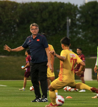 HLV Troussier siết kỷ luật, đặt yêu cầu cao với U23 Việt Nam