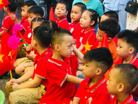 Muôn vàn cảm xúc của trẻ nhỏ trong ngày khai giảng năm học mới