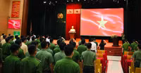Đấu giá chiếc áo có chữ ký tất cả thành viên đội tuyển Việt Nam