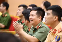 Đấu giá chiếc áo có chữ ký tất cả thành viên đội tuyển Việt Nam