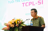 Đấu giá chiếc áo có chữ ký tất cả thành viên đội tuyển Việt Nam