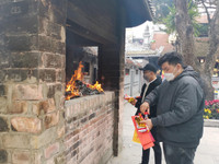 Hình ảnh ghi nhận tại Phủ Tây Hồ vào ngày Rằm tháng Giêng