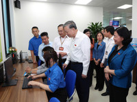 Tổng Bí thư Tô Lâm tiếp xúc cử tri Hà Nội, kiểm tra điểm phục vụ hành chính công phường Đống Đa