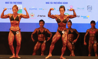 Nữ lực sỹ Việt phô diễn vẻ đẹp hình thể