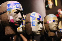 70 chiếc mặt nạ tại triển lãm 