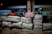 Khám phá khu chợ chế tác kim cương lớn nhất thế giới