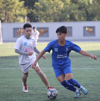 Cựu vô địch thắng áp đảo tân binh tới 11-0