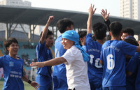 Cuộc đối đầu nghẹt thở giữa 2 nhà cựu vô địch