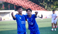 Cựu vô địch thắng áp đảo tân binh tới 11-0