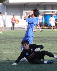 Cựu vô địch thắng áp đảo tân binh tới 11-0