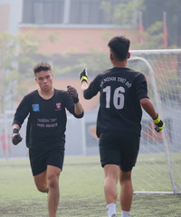 Trường Thực nghiệm chia tay giải sau trận đấu kịch tính với THPT Hà Nội Amsterdam