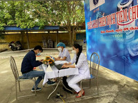 Cập nhật những khung hình về buổi tiêm vaccine Covid-19 đầu tiên tại Hà Nội, Hải Dương sáng 8-3