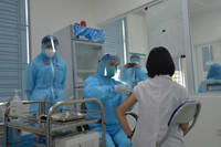 Cập nhật những khung hình về buổi tiêm vaccine Covid-19 đầu tiên tại Hà Nội, Hải Dương sáng 8-3