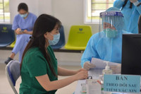 Cập nhật những khung hình về buổi tiêm vaccine Covid-19 đầu tiên tại Hà Nội, Hải Dương sáng 8-3