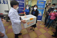 Cập nhật những khung hình về buổi tiêm vaccine Covid-19 đầu tiên tại Hà Nội, Hải Dương sáng 8-3