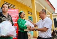 Nghĩa đồng bào và những nụ cười giúp vơi nỗi lo sau bão