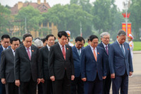 Lãnh đạo Đảng, Nhà nước và các ĐBQH viếng Lăng Chủ tịch Hồ Chí Minh trước kỳ họp Quốc hội