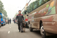 Kiểm tra, gắn biển xe ô tô phục vụ Đại hội Đảng lần thứ XIII