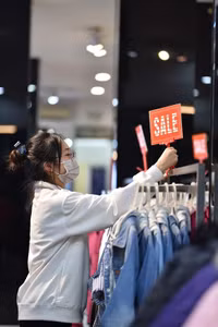 Black Friday: Giảm giá lớn vẫn vắng khách