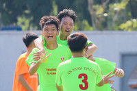 Hình ảnh loạt trận khai màn giải bóng đá học sinh THPT Hà Nội 2025