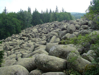 Dòng sông đá kỳ lạ, suốt nghìn năm không giọt nước vẫn nghe tiếng róc rách