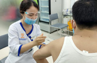 Những chiến sĩ Công an Thủ đô đầu tiên tiêm vaccine phòng dịch Covid-19 