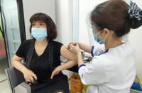 Những chiến sĩ Công an Thủ đô đầu tiên tiêm vaccine phòng dịch Covid-19 