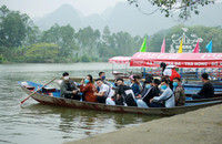 Chùa Hương mở cửa đón khách