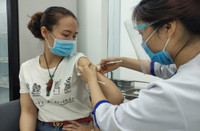 Những chiến sĩ Công an Thủ đô đầu tiên tiêm vaccine phòng dịch Covid-19 