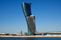 Những tòa nhà nghiêng độc đáo trên khắp thế giới